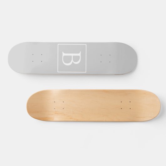 Eenvoudig lichtgrijs monogram persoonlijk skateboard (Horizontaal)