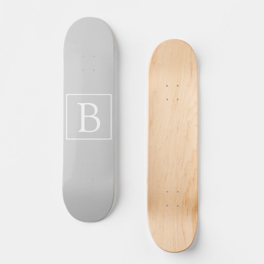 Eenvoudig lichtgrijs monogram persoonlijk skateboard (Voorkant)