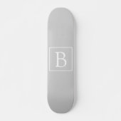 Eenvoudig lichtgrijs monogram persoonlijk skateboard (Voorkant)