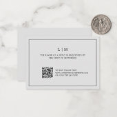 Eenvoudig lichtgrijs monogram QR-code Elegante bru Notitiekaartje (Voorkant / Achterkant in situ)