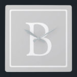 Eenvoudig lichtgrijs monogram vierkante klok<br><div class="desc">Bedankt voor je aankoop.</div>