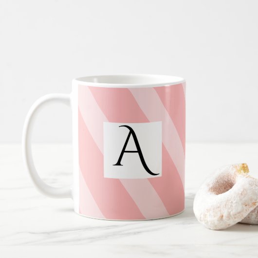 Eenvoudig lichtroze enkele initiaal brede strepen koffiemok (Met donut)