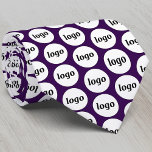 Eenvoudig Logo bedrijfspatroon Plum Paarse Stropdas<br><div class="desc">Eenvoudig logo-patroonontwerp om merkloyaliteit te bevorderen en uw kleine bedrijf te promoten. Ideaal als uniform en voor een show of bedrijfsevenement. Vervang de logo door uw eigen en verander de donkerpaarse paarse achtergrondkleur in het Ontwerpgereedschap om aan te passen.</div>