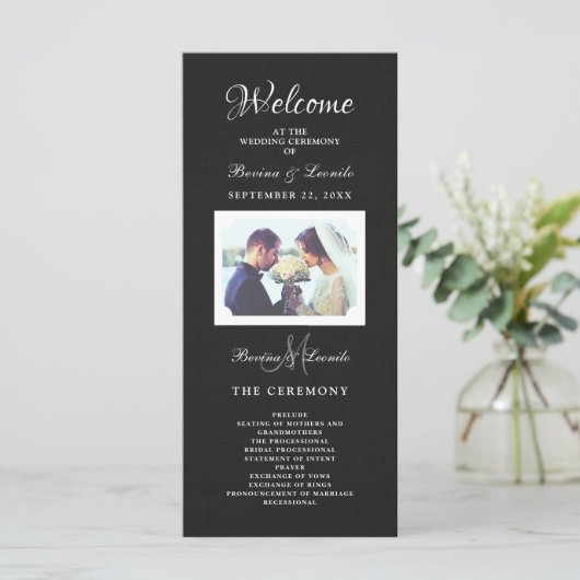 Eenvoudig, maar elegant: zwarte linnen met monogra programmakaart (Staand voorkant)