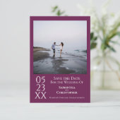 Eenvoudig Magenta Modern Minimal Photo Wedding Save The Date (Staand voorkant)