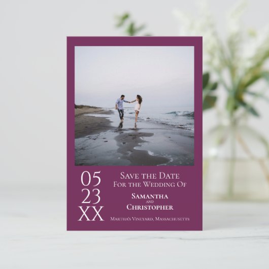 Eenvoudig Magenta Modern Minimal Photo Wedding Save The Date (Staand voorkant)