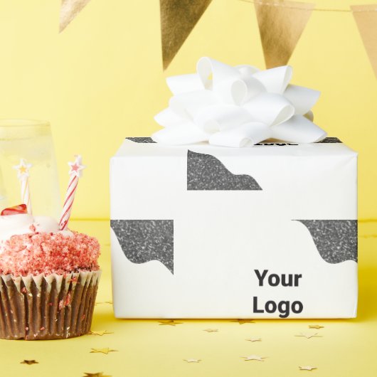 Eenvoudig minimaal elegant aangepast logo hier bed cadeaupapier (Verjaardagsfeest)