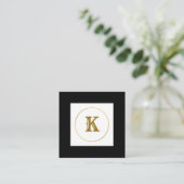 eenvoudig minimaal goudmonogram op maat van modern vierkante visitekaartje (Staand voorkant)