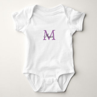 eenvoudig minimaal monogram roze rode waterstof romper