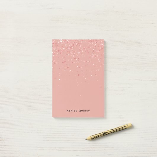Eenvoudig minimaal roze elegante monogram post-it® notes (Op bureau)
