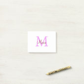 eenvoudig minimaal voeg naam monogram roze rood post-it® notes (Op bureau)