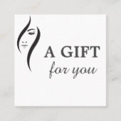 Eenvoudig minimaal wit en zwart schoonheidssalon c kortingskaartje (Voorkant)