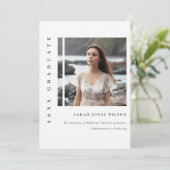 Eenvoudig minimaal zwart-wit foto-Afstuderen Aankondiging (Staand voorkant)