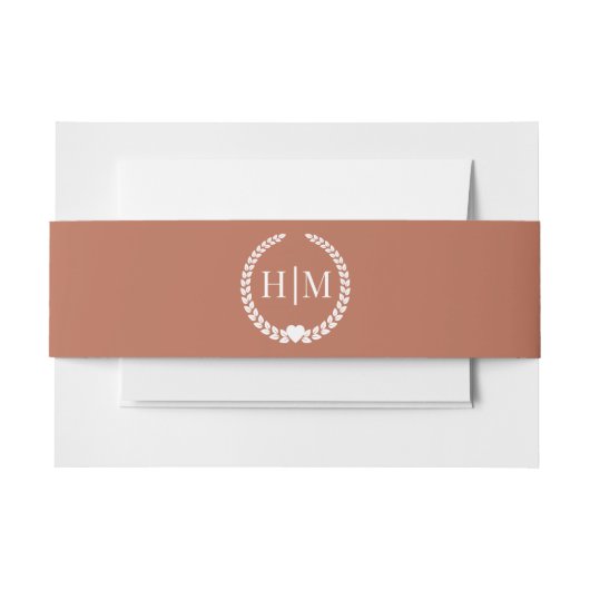 Eenvoudig Minimalistisch Aards Terracotta Monogram Uitnodigingen Wikkel (Voorkant Voorbeeld)