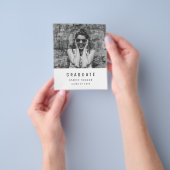 Eenvoudig minimalistisch Afstudeerder aankondiging Flyer (Hand)