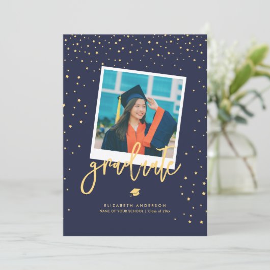 Eenvoudig minimalistisch Afstuderen fotoAfstuderen Aankondiging (Staand voorkant)