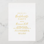 Eenvoudig minimalistisch Bachelorette Party Gold Folie Uitnodiging<br><div class="desc">Deze eenvoudige minimalistische uitnodiging voor gouden folie van bacheloretfeestjes is perfect voor een moderne feestdag. Het eenvoudige en elegante ontwerp kenmerkt klassieke en fancy manuscripttypografie in gouden folie.</div>