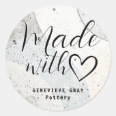 Eenvoudig minimalistisch beton gemaakt met liefdes ronde sticker (Voorkant)