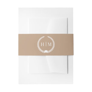 Eenvoudig minimalistisch champagne beige monogram uitnodigingen wikkel