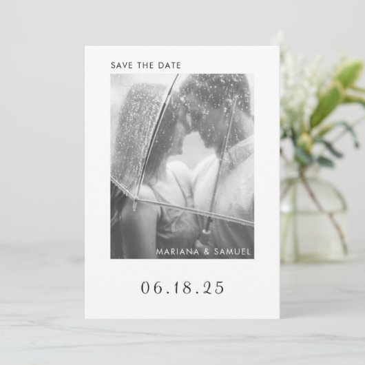 Eenvoudig minimalistisch foto Modern Wedding Save The Date (Staand voorkant)