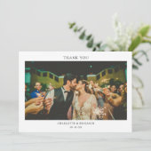 Eenvoudig minimalistisch fotohuwelijk bedankkaart (Staand voorkant)