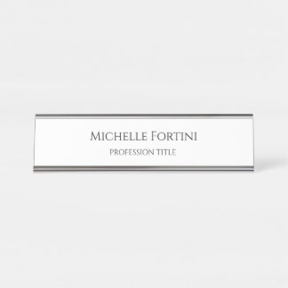 Eenvoudig minimalistisch laagje legant bureau naambordje