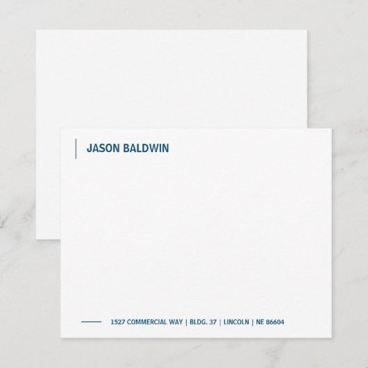 Eenvoudig minimalistisch marinenblauw Typografie M Notitiekaartje (Voorkant / Achterkant)