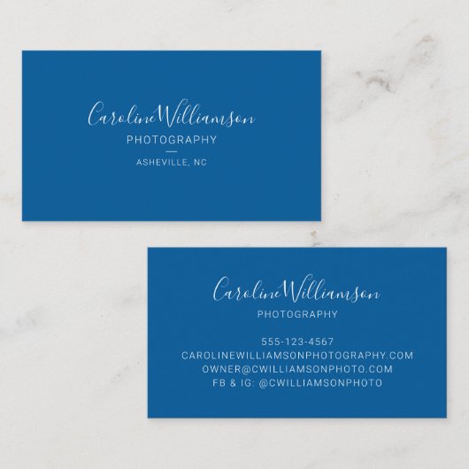 Eenvoudig minimalistisch modern script blauw visitekaartje (Voorkant / Achterkant)