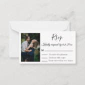Eenvoudig minimalistisch paar foto bruiloft RSVP Notitiekaartje (Voorkant)