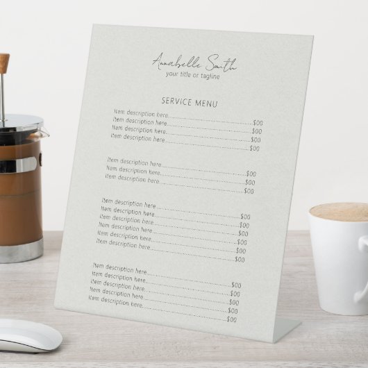 Eenvoudig minimalistisch prijsoverzicht met een mo reclamebord met voetstuk (Insitu)