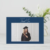Eenvoudig minimalistisch script Afstuderen foto Af Bedankkaart (Staand voorkant)