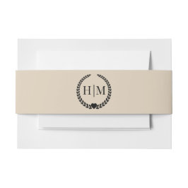Eenvoudig Minimalistisch Warm Zand Monogram Uitnodigingen Wikkel