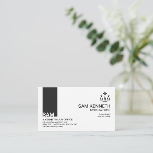 Eenvoudig minimalistisch zwart tapijt visitekaartje (Staand voorkant)