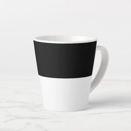 Eenvoudig minimalistisch zwart-wit latte mok (Rechterhoek)