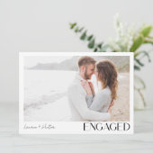 Eenvoudig Modern 3 Fotoscript Engagement Party Aankondiging (Staand voorkant)