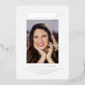 Eenvoudig modern Afstuderen Photo Silver Script Folie Uitnodiging (Voorkant)