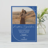 Eenvoudig modern blauw 2 foto's verloving aankondiging (Staand voorkant)