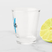 Eenvoudig Modern Blauw Monogrammed Naam + Initiaal Shot Glas (Rechts)