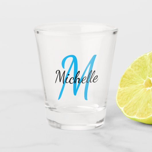 Eenvoudig Modern Blauw Monogrammed Naam + Initiaal Shot Glas (Voorkant)