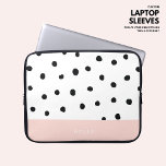Eenvoudig Modern Blush Pink Polka Dot gepersonalis Laptop Sleeve<br><div class="desc">Handig en chique...  wat wil een meisje nog meer? Maak deze eenvoudige,  moderne blush roze laptophoes exclusief voor jou,  maar personaliseer deze met jouw naam.</div>