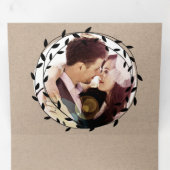 Eenvoudig modern Boho Black Leaf Wreath Wedding Drieluik Uitnodiging (Binnenzijde eerst)