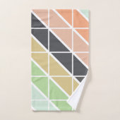 Eenvoudig modern driehoekspatroon in zacht-aardbee bad handdoek (Handdoek)