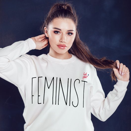 Eenvoudig modern feministisch script met minimale trui