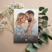 Eenvoudig modern fotohuwelijk sparen de datum save the date