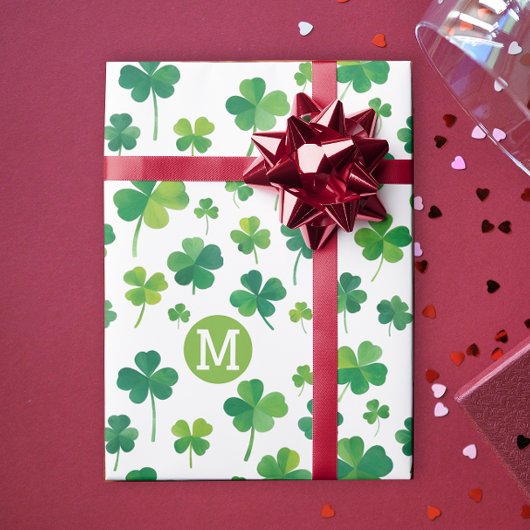 Eenvoudig Modern Green Luck Shamrock Patrick Monog Cadeaupapier