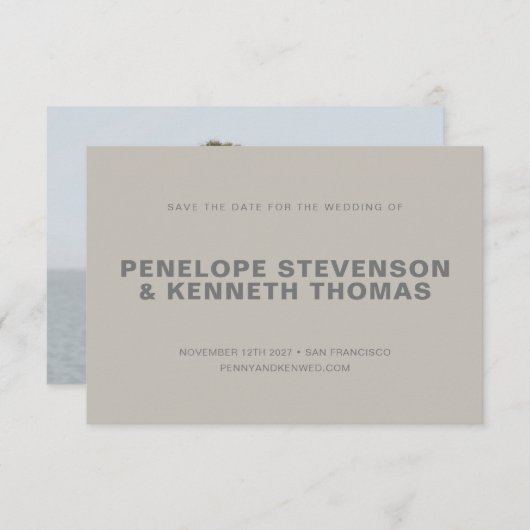 Eenvoudig modern grijs Taupe Neutral Photo Weddens Save The Date (Voorkant / Achterkant)