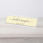 Eenvoudig, modern, handgeschreven pasteel geel bureau naambordje (Voorkant)