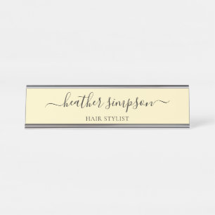 Eenvoudig, modern, handgeschreven pasteel geel bureau naambordje