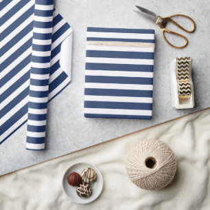 Eenvoudig modern marineblauw wit gestreept minimal cadeaupapier