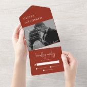 Eenvoudig modern minimalistisch | Rijke rode foto All In One Uitnodiging (Afscheurbaar)